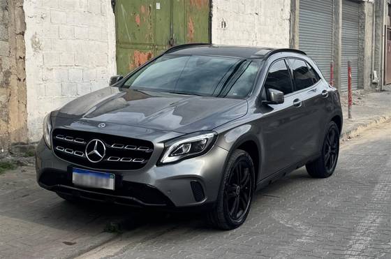MERCEDES-BENZ GLA 200 1.6 CGI FLEX ADVANCE 7G-DCT MERCEDES-BENZ GLA 200 1.6 CGI FLEX ADVANCE 7G-DCT